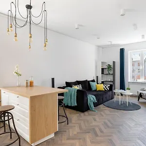 https://ecru-warsaw-old-town-modern-apartment.warsawhotelspoland.com